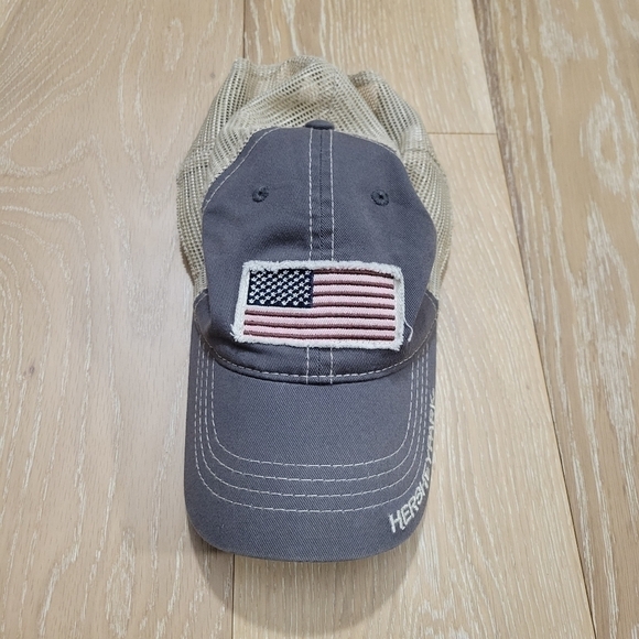 Hersheypark Accessories - Hersheypark Grey/Cream American Flag adjustable trucker hat one size Adult